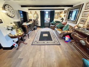 Sitting room- click for photo gallery